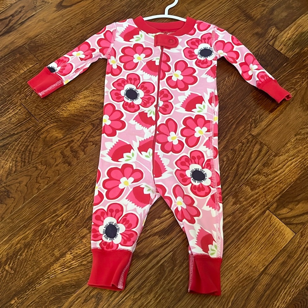 COPY - Hanna Andersson 6-9 month flower pajamas